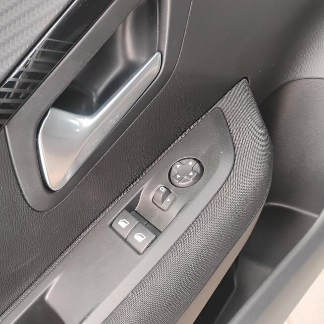 PEUGEOT 208 STAN AUTA POD WZGLĘDEM MECHANICZNYM I WIZUALNYM IDEALNY!