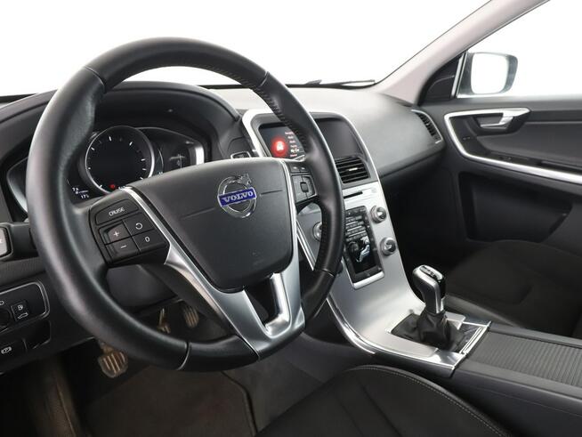 Volvo XC 60 bi-xenon klima auto czujniki parkowania navi