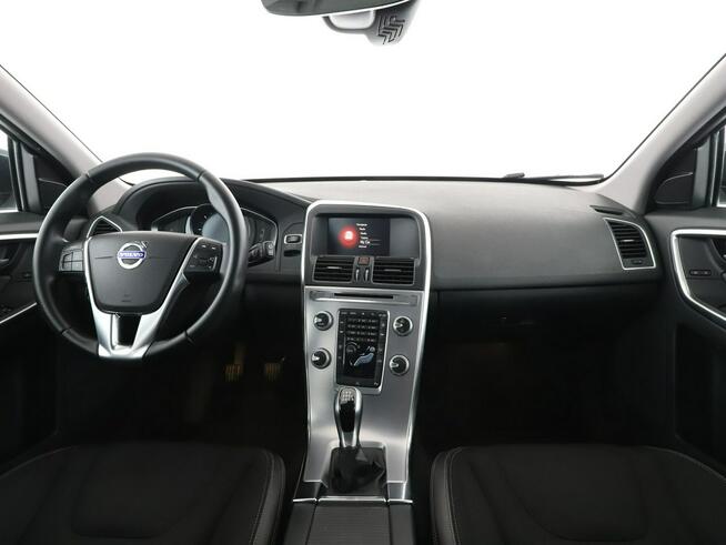 Volvo XC 60 bi-xenon klima auto czujniki parkowania navi