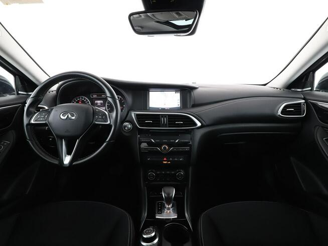 Infiniti QX30 4x4 automat navi klima auto grzane fotele kamera i czujniki parkowania