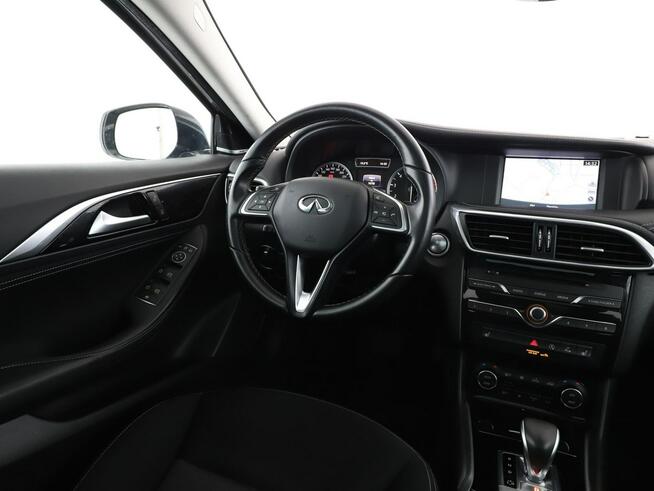 Infiniti QX30 4x4 automat navi klima auto grzane fotele kamera i czujniki parkowania