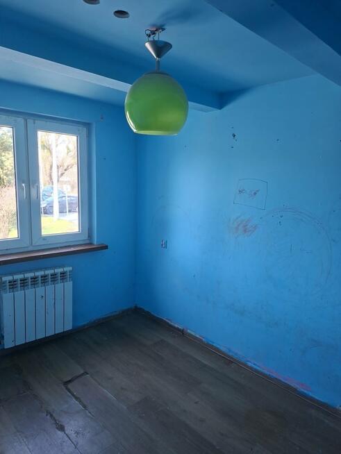 Połowa domu dwurodzinnego.