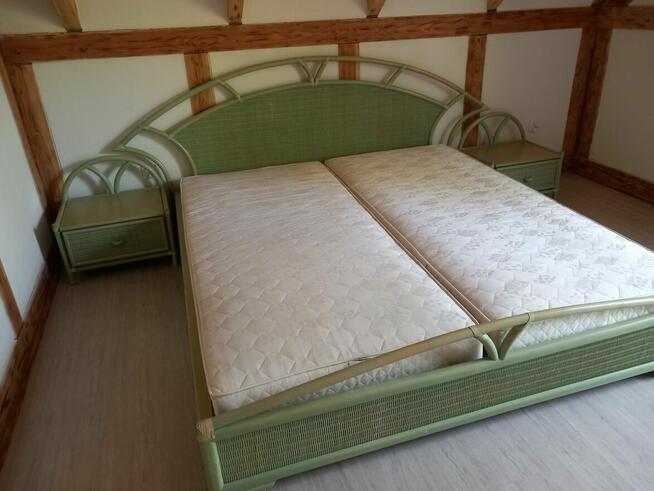 sofa, fotel oraz łóżko rattanowe 2-osobowe z nakaslikami