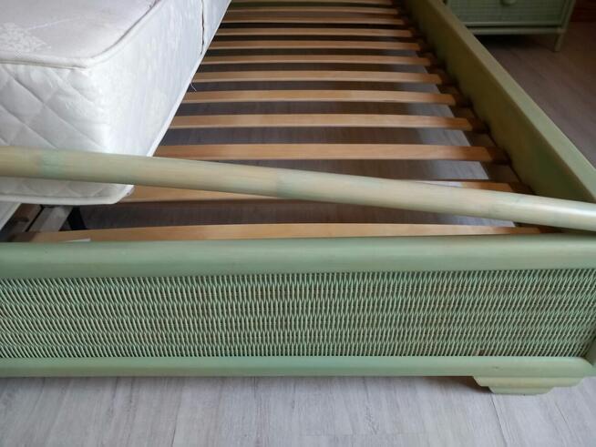 sofa, fotel oraz łóżko rattanowe 2-osobowe z nakaslikami