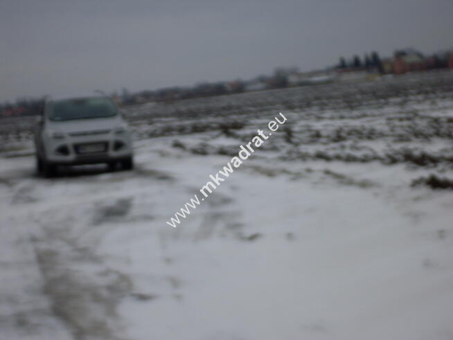 Działka 6450 m2 z domem i halą.
