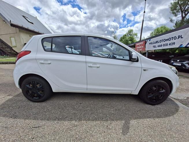 Hyundai i20 Klimatyzacja, Elektryczne szyby, Elektryczne lusterka, ESP, 2 kluczyki