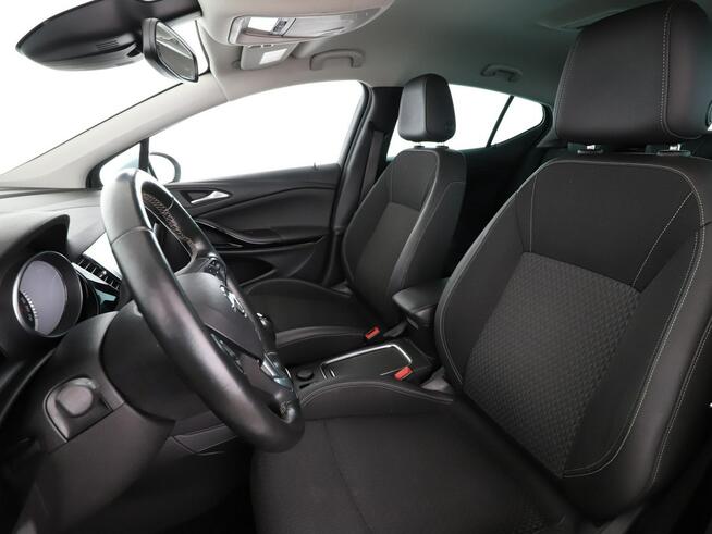 Opel Astra Innovation półskóra grzane fotele PDC tempomat FullLED