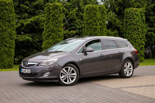 Opel Astra 180KM Szyberdach Bi-Ksenon Nawigacja Podgrzewana Kierownica Parktronik