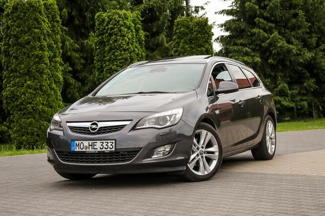 Opel Astra 180KM Szyberdach Bi-Ksenon Nawigacja Podgrzewana Kierownica Parktronik