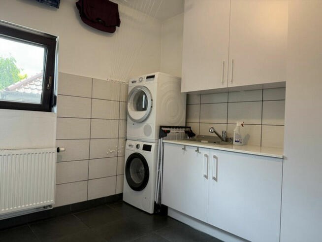 Luksusowy dom z fotowoltaiką i pięknym ogrodem – Żdżary