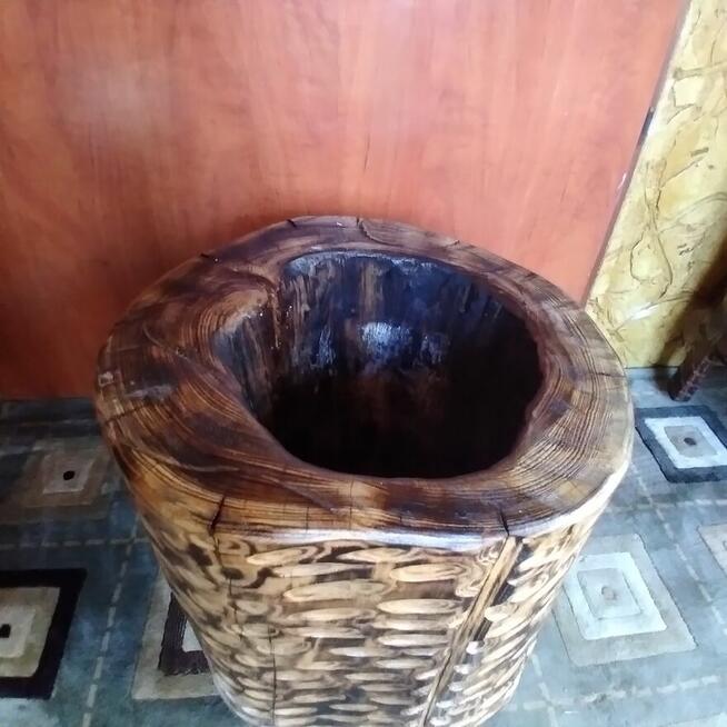 Pieńki ozdobne, lampki.