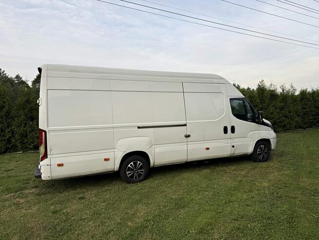 Iveco Daily 35S21 HiMatic 210KM MAX Pneumat Kamera Nawigacja Tachograf Hak 3500