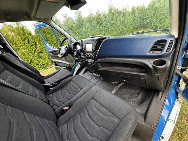 Iveco Daily 35S21 HiMatic 210KM MAX Pneumat Kamera Nawigacja Tachograf Hak 3500