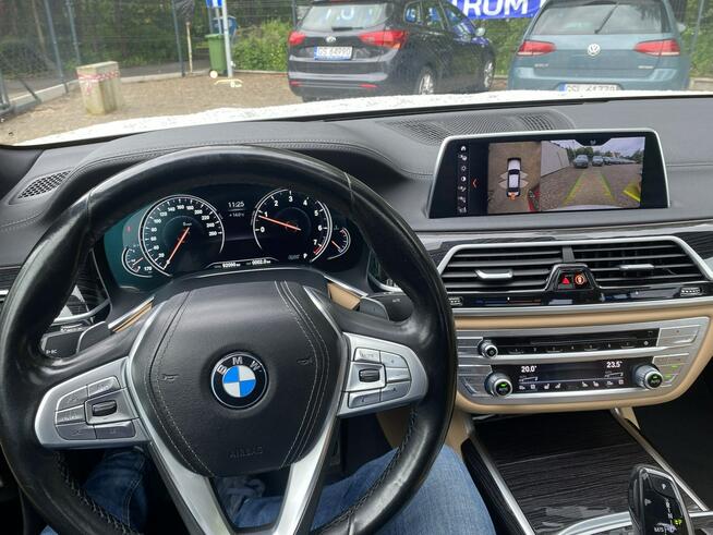 BMW 750 450 KM szklany dach skóry