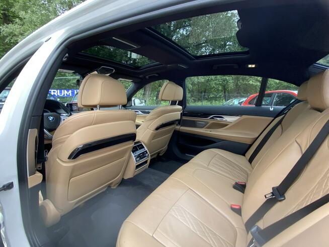 BMW 750 450 KM szklany dach skóry