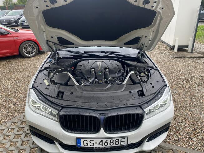BMW 750 450 KM szklany dach skóry