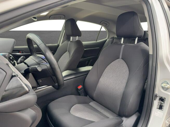 Toyota Camry 2.5 Hybrid Comfort CVT Sedan