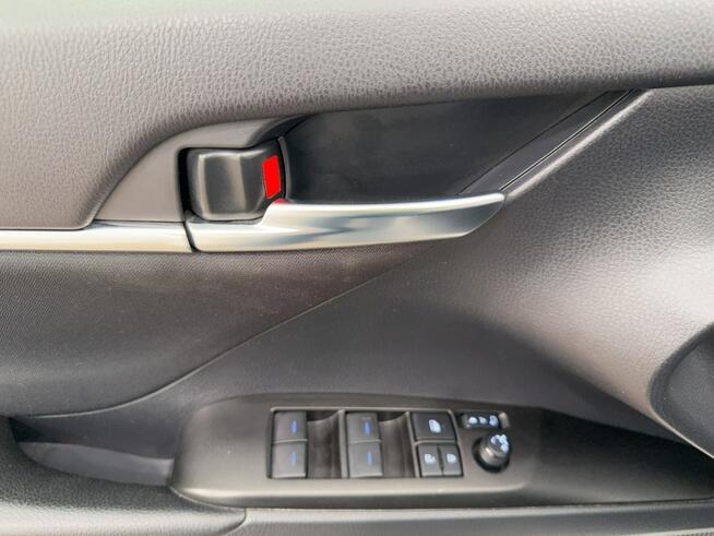 Toyota Camry 2.5 Hybrid Comfort CVT Sedan