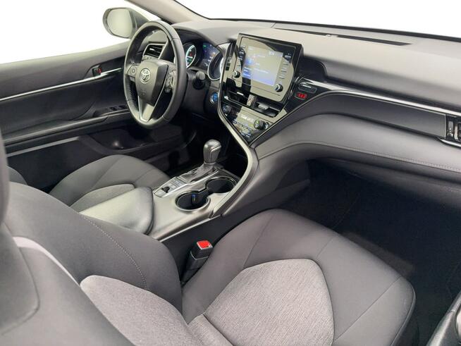 Toyota Camry 2.5 Hybrid Comfort CVT Sedan