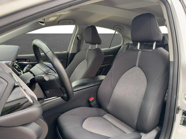 Toyota Camry 2.5 Hybrid Comfort CVT Sedan