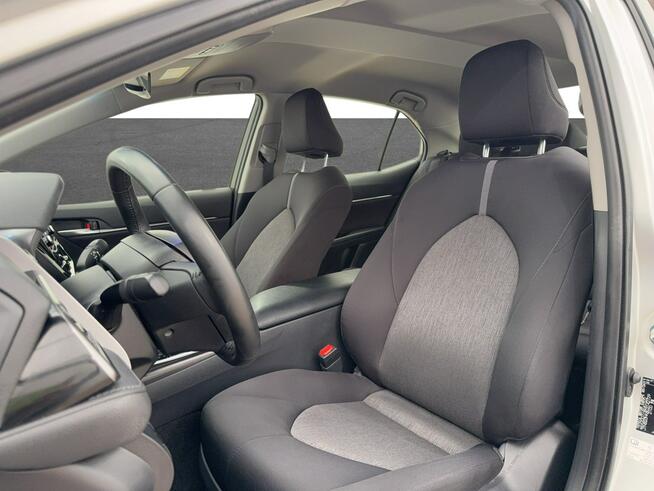 Toyota Camry 2.5 Hybrid Comfort CVT Sedan
