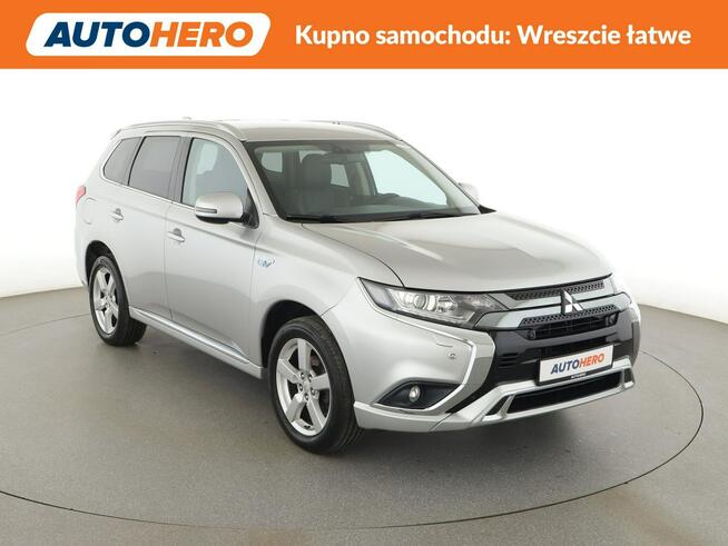 Mitsubishi Outlander 224KM PHEV 4x4 alcantara kamera tempomat