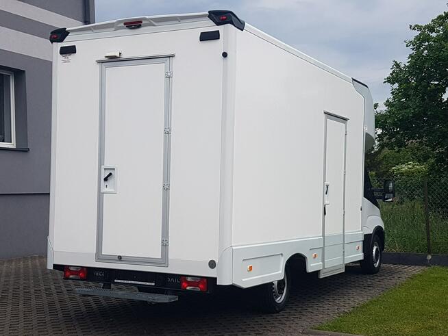 Iveco Daily KONTENER NISKOPODŁOGOWY 4,44x2,23x2,42 SKLEP BAR FOODTRUCK KAMPER AC