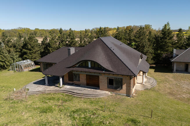 Wyjątkowa rezydencja w Dolinie Bystrzycy| Sadowice