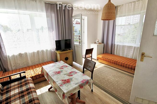 Dom 20 pokoi, 394 m² z potencjałem nad morzem.