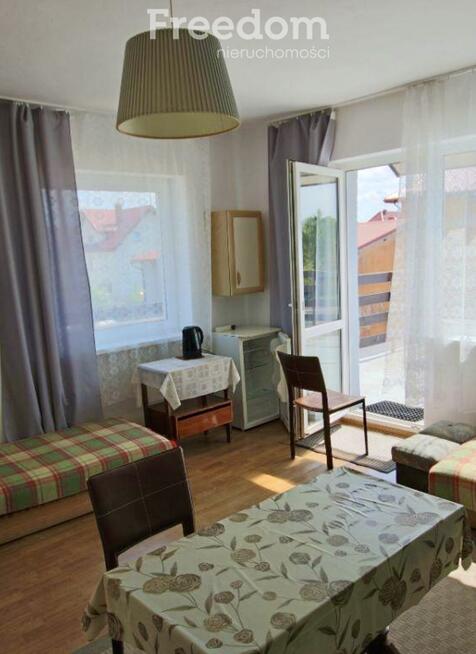 Dom 20 pokoi, 394 m² z potencjałem nad morzem.