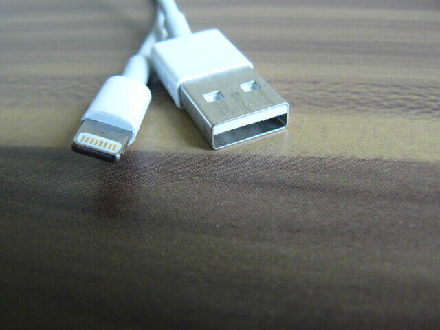 Przewod ladowarki Iphone 1 metr 10 zl