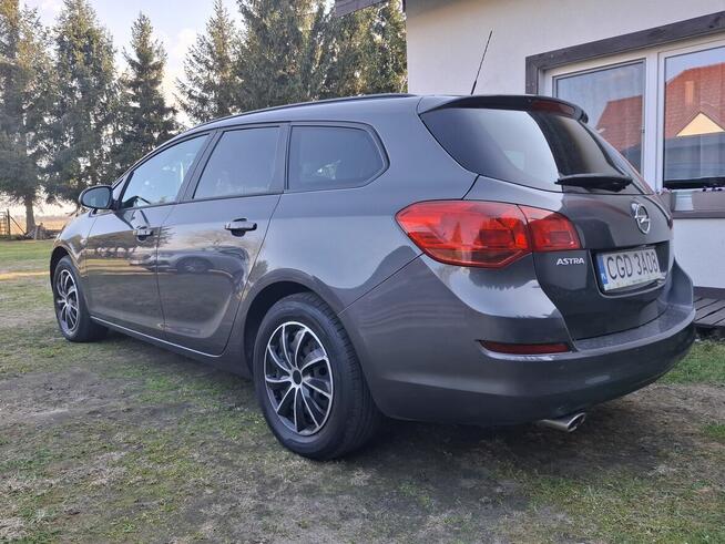 Sprzedam Opel Astra J combi 2011