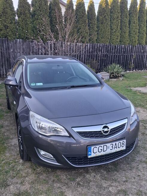 Sprzedam Opel Astra J combi 2011