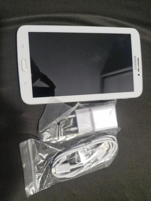 Samsung Galaxy Tab 3 SM-T211 – Sprawny, zestaw z ładowarką