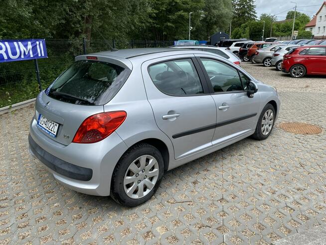 Peugeot 207 1.4 benzyna niski przebieg klimatyzacja