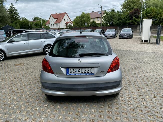 Peugeot 207 1.4 benzyna niski przebieg klimatyzacja