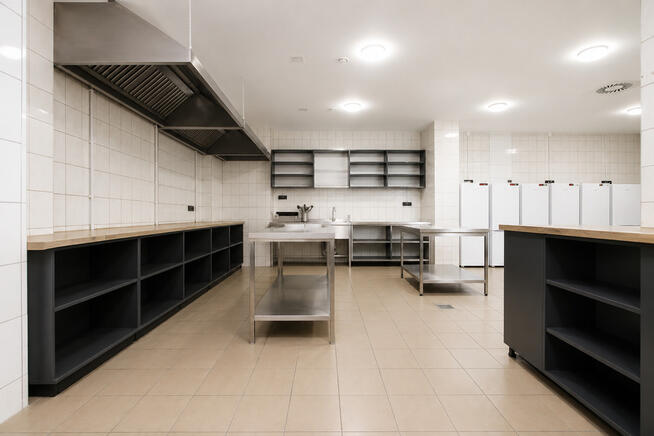 Hostel przy lotnisku w Jasionce - na SPRZEDAŻ