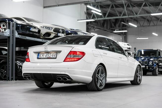 Mercedes C 63 AMG Bezwypadkowy. Stan kolekcjonerski. Wideoprezentacja YouTube.