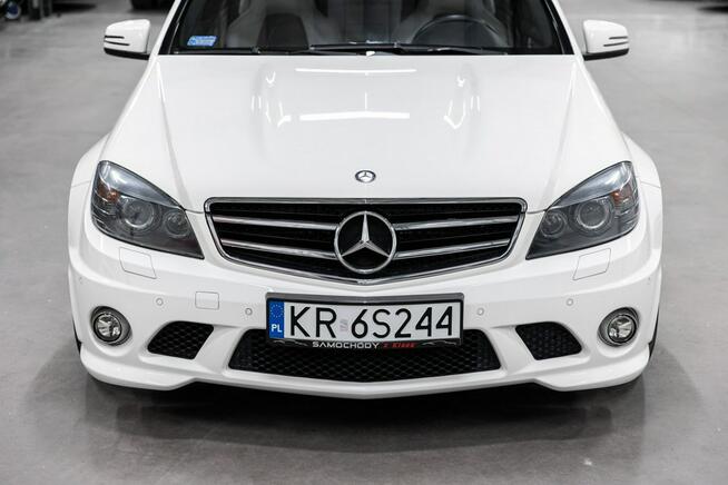Mercedes C 63 AMG Bezwypadkowy. Stan kolekcjonerski. Wideoprezentacja YouTube.