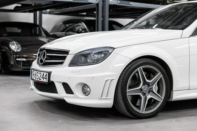 Mercedes C 63 AMG Bezwypadkowy. Stan kolekcjonerski. Wideoprezentacja YouTube.