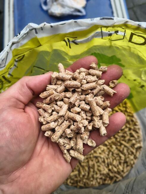 Pellet drzewny sosna od ręki