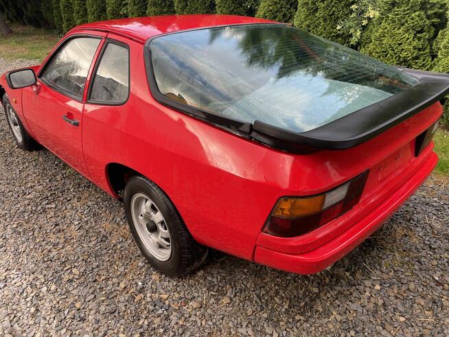 PORSCHE 924
