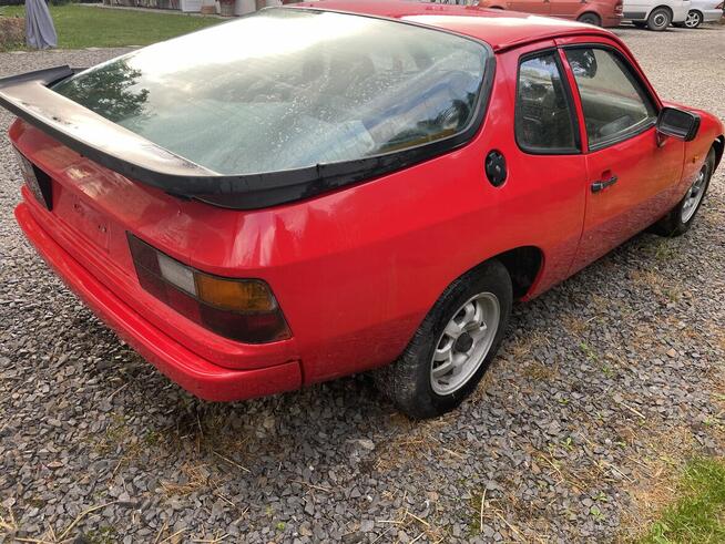 PORSCHE 924