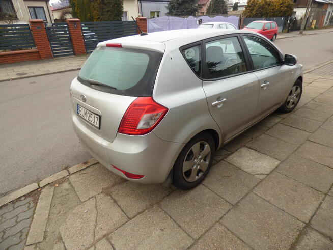 KIA CEED CEED 2011 LIFT 1.4 benzyna 105 kM ZAREJESTROWANY