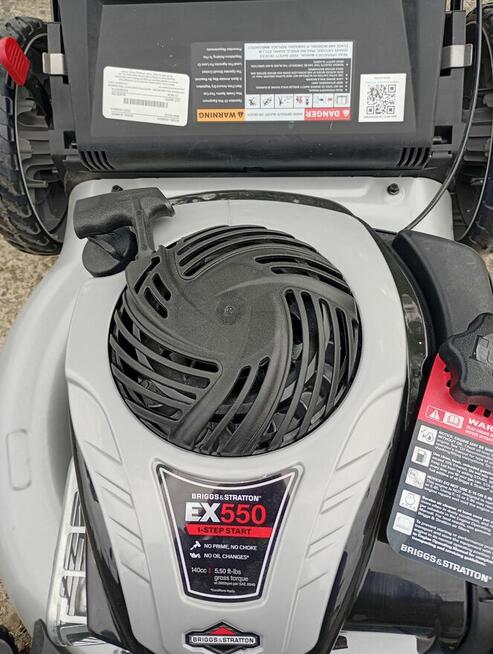 Kosiarka spalinowa z koszem silnik Briggs & Stratton 56 cm