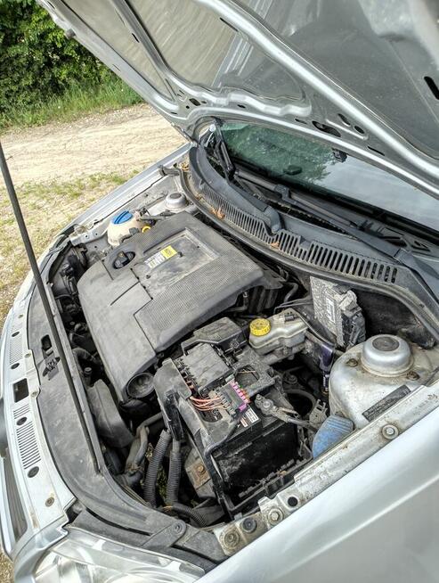 Volkswagen Polo 2006r 1.2 64 km