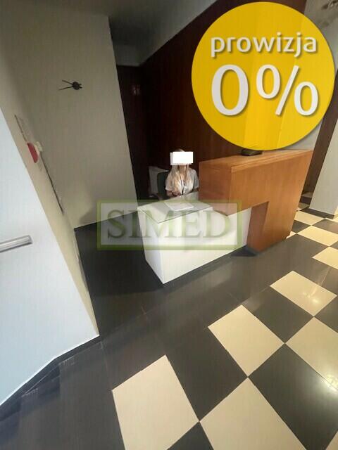 Piętro w zadbanej przedwojennej kamienicy,cisza,24