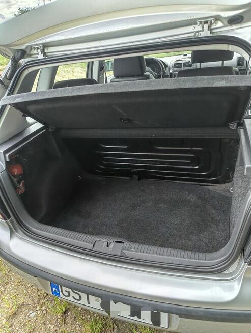 Volkswagen Polo 2006r 1.2 64 km