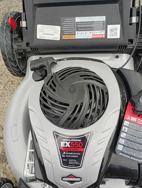 Kosiarka spalinowa z koszem silnik Briggs & Stratton 56 cm
