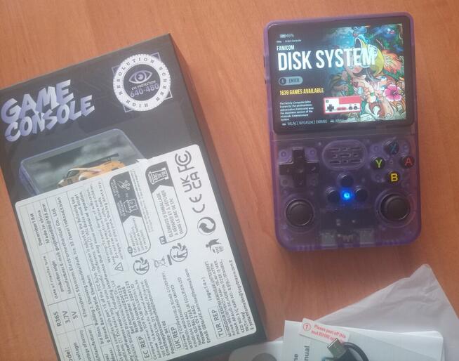 Konsola gier retro ArkOS 2.0 R36S 21tyś. gier 64GB ekran 3.5